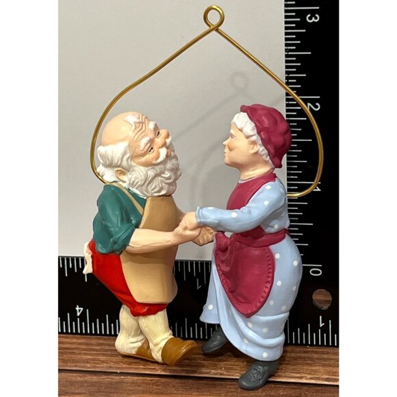 1988 HALLMARK KEEPSAKE ORNAMENT QX401-1 SHALL WE DANCE SANTA COLLECTORS SERIES - Picture 3 of 5